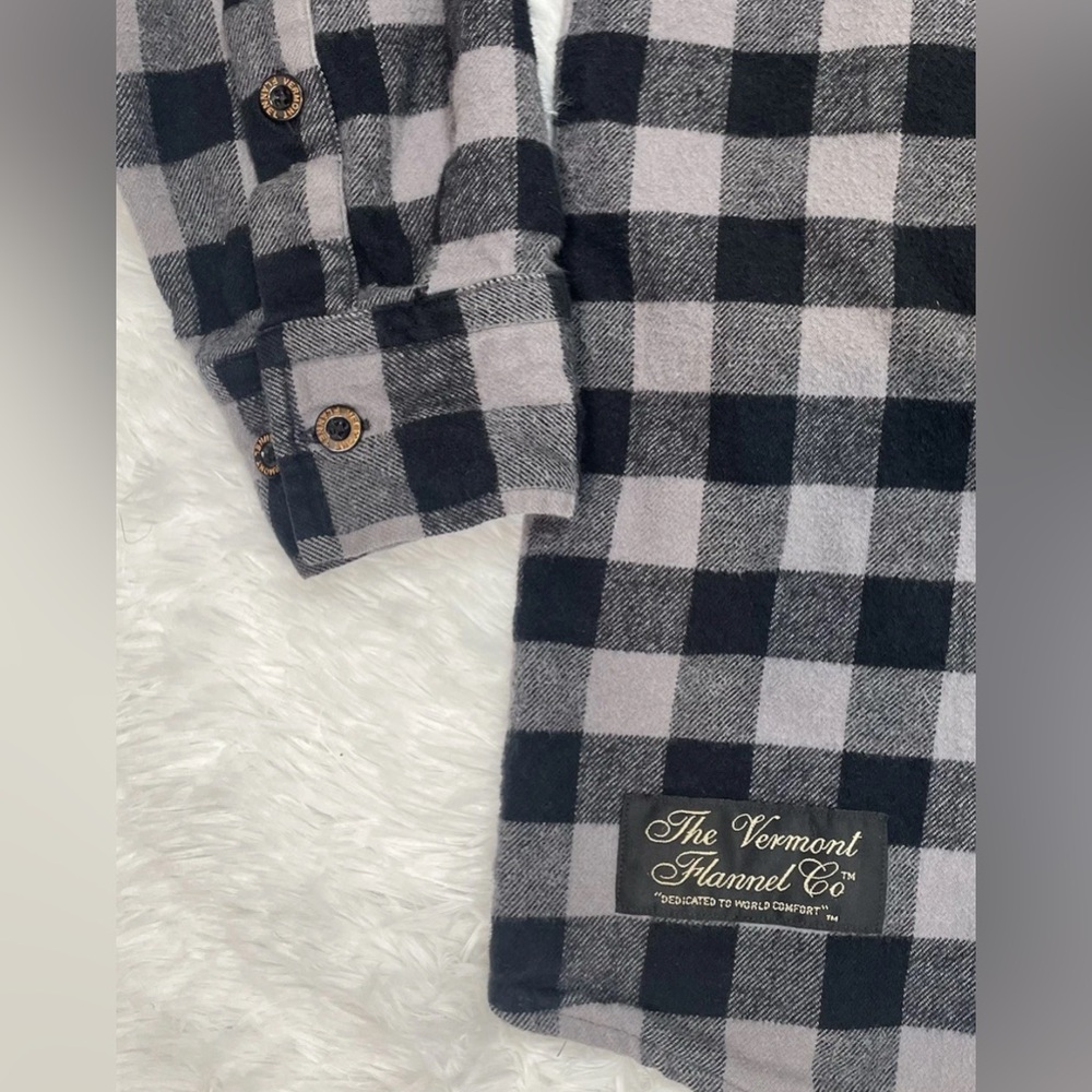 The Vermont Flannel Co. Men’s Size XL Black Gray Buffalo Plaid Button Down Shirt - Picture 4 of 9